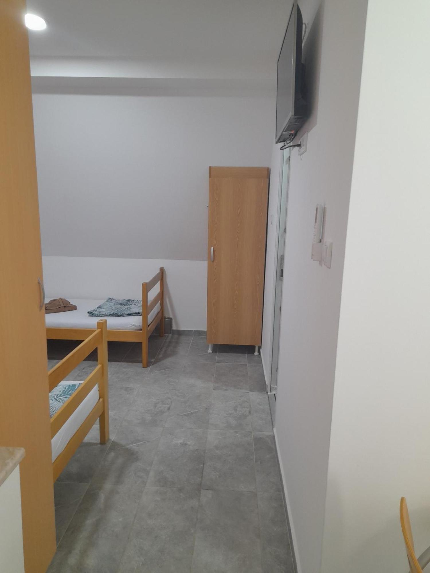 Libero Apartmani Surcin Exterior photo