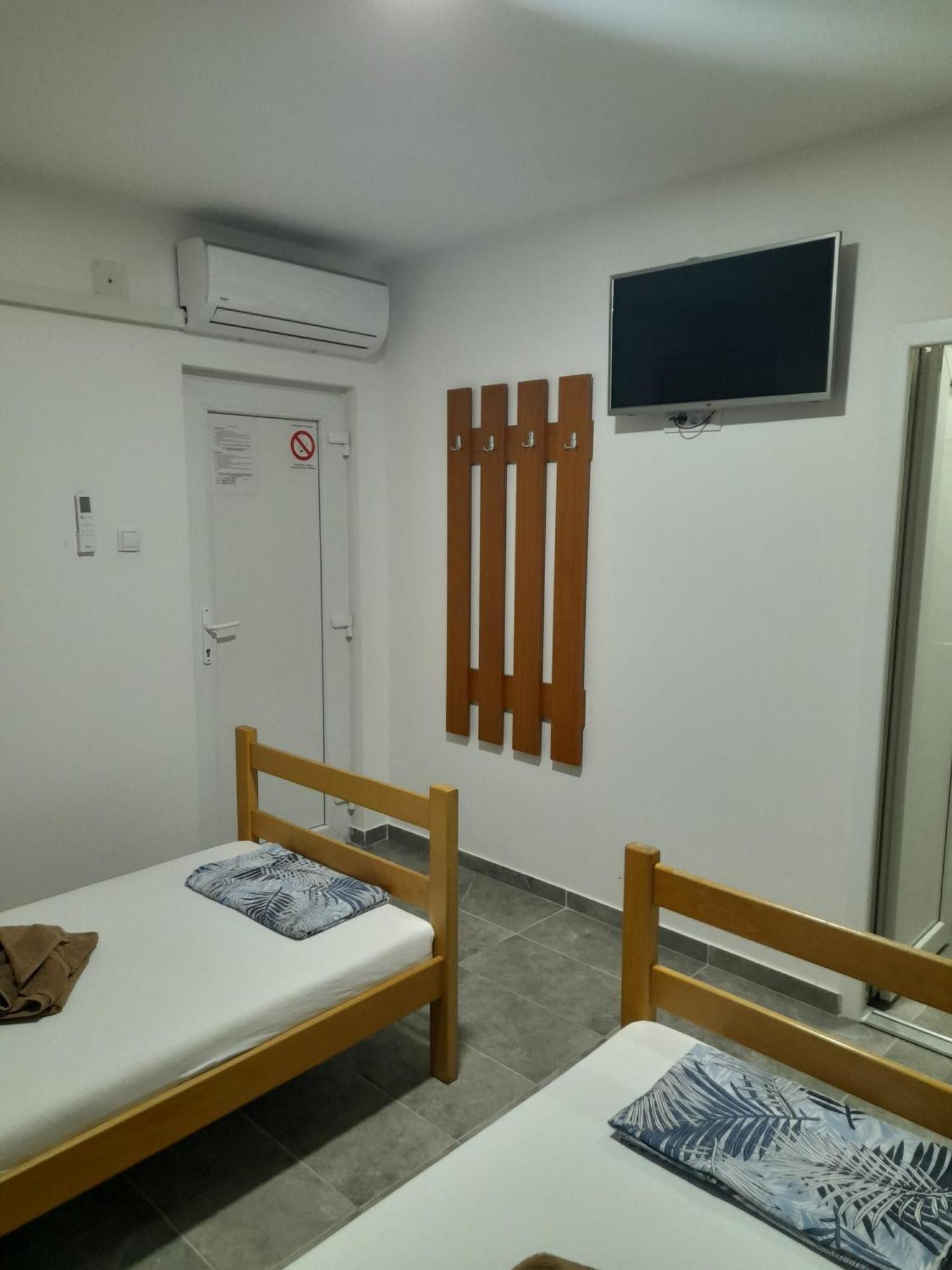 Libero Apartmani Surcin Exterior photo