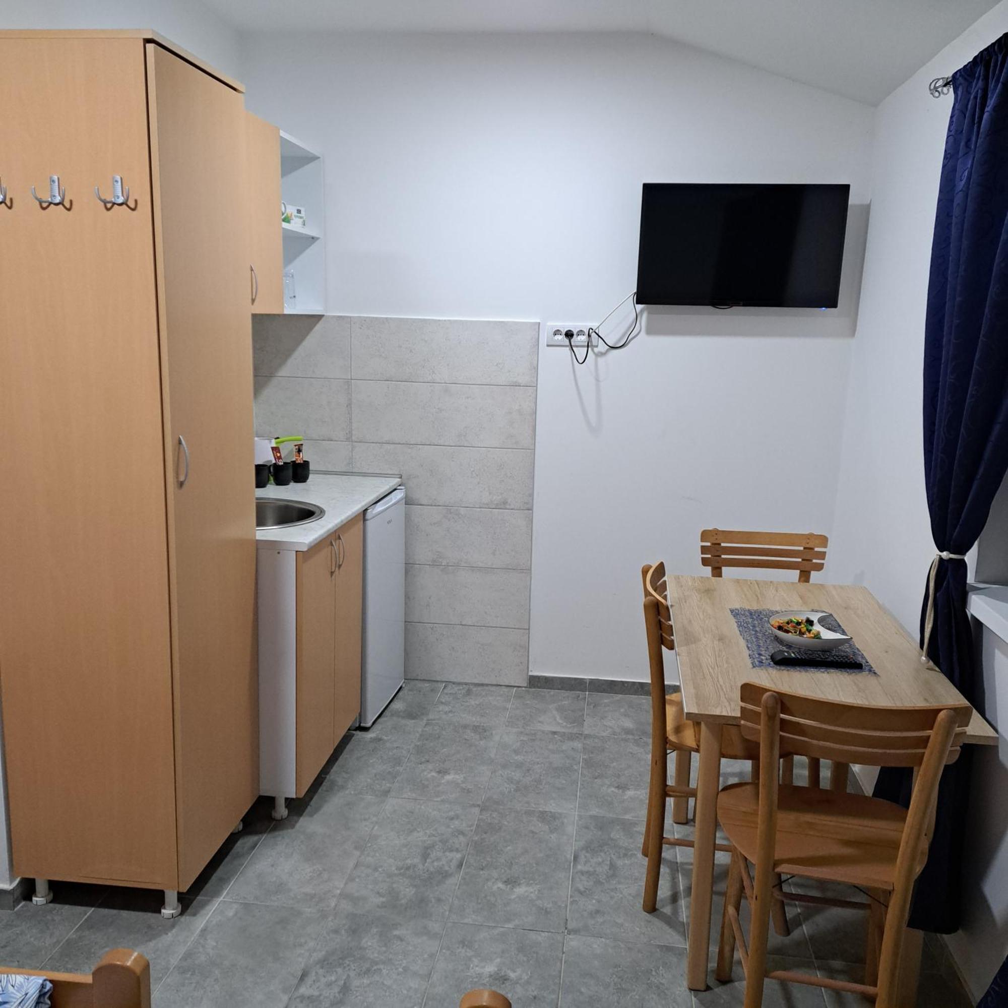 Libero Apartmani Surcin Exterior photo