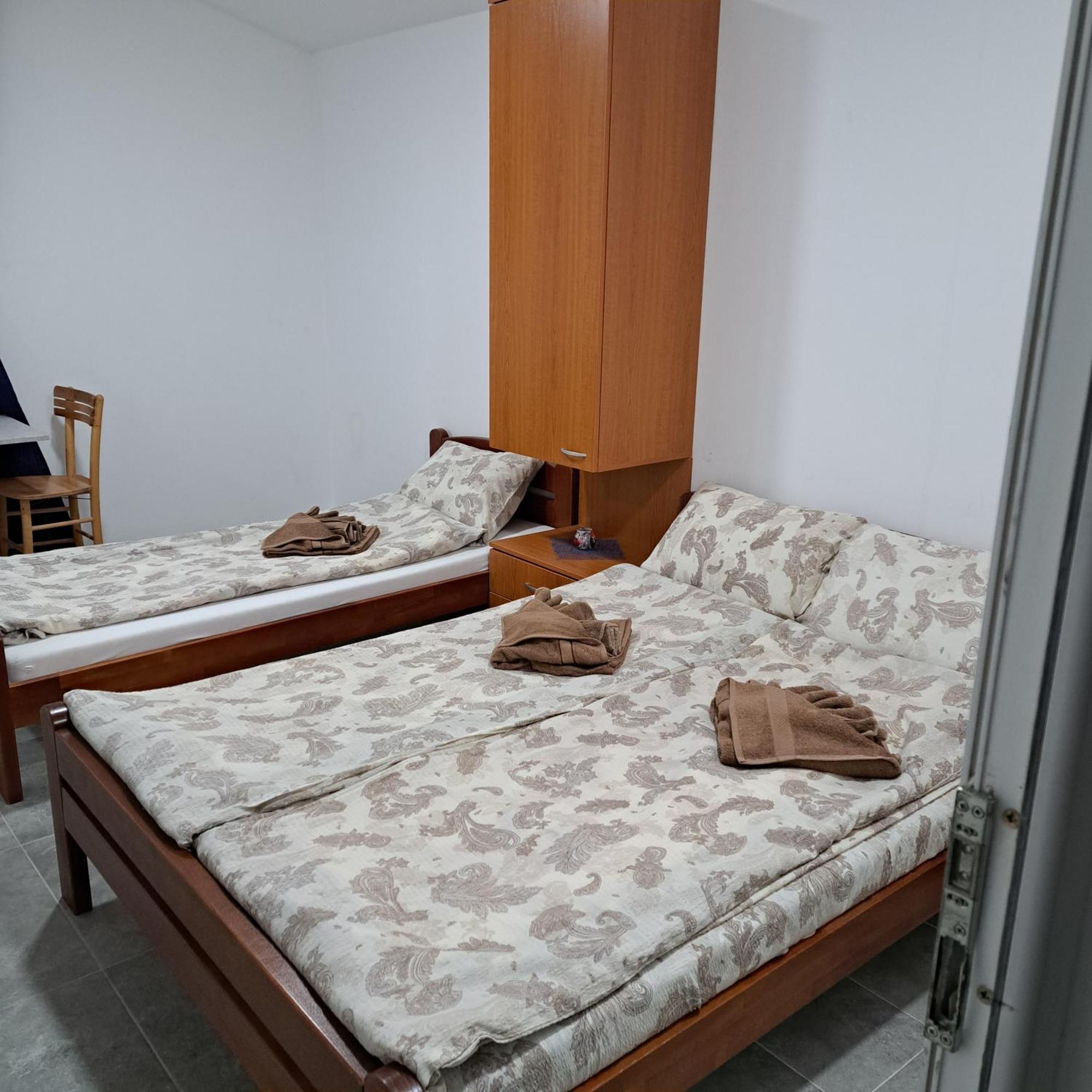 Libero Apartmani Surcin Exterior photo