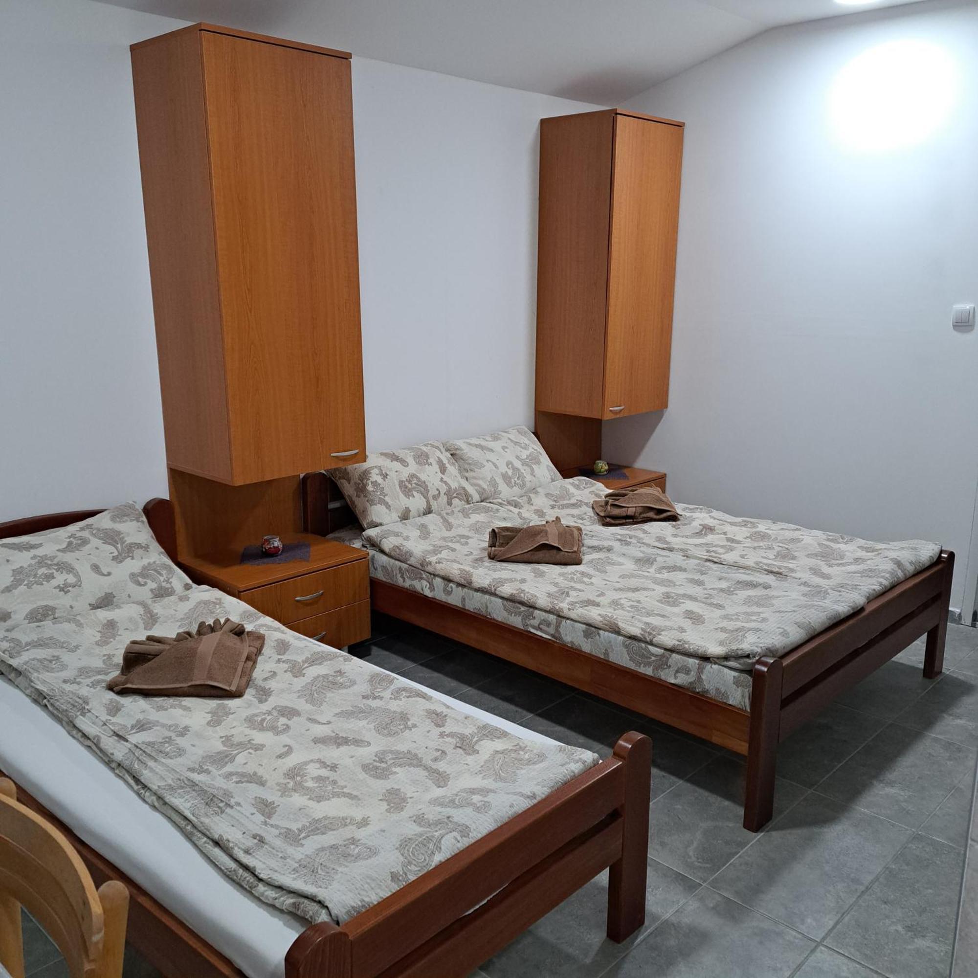 Libero Apartmani Surcin Exterior photo